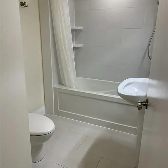94 Glenholme Ave #BASEMENT — Photo 12