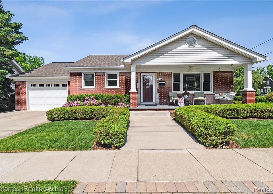 210 Elizabeth St, Plymouth, MI 48170 Zillow