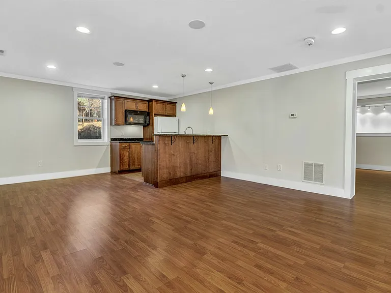 116 Unaka Ave #2 — Photo 11