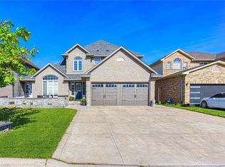 4 Tuscani Dr, Hamilton, ON