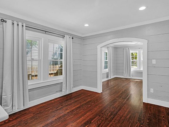 5th image of 701 N Kentucky St