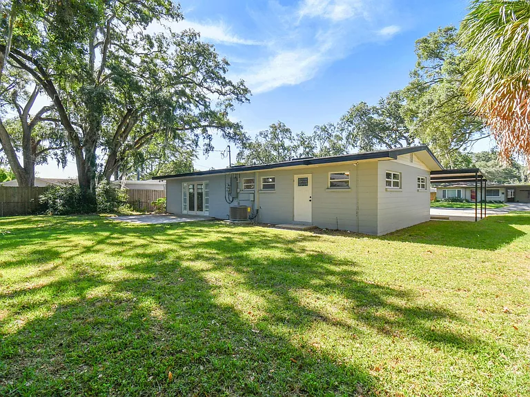 535 W Palmeden Dr — Photo 46