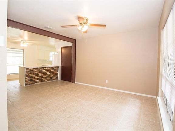 3rd image of 2508 Candleberry Dr