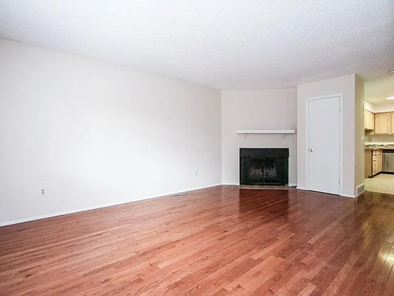 4387 S Acoma St — Photo 3