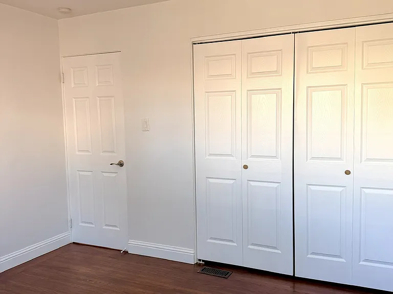 4121 Doane St — Photo 16