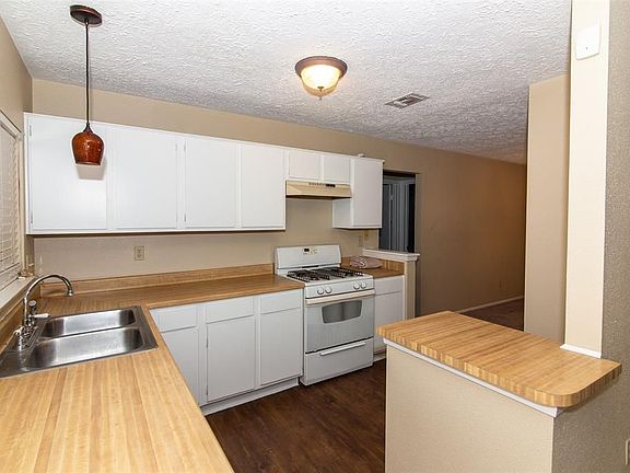3rd image of 12211 Westwold Dr