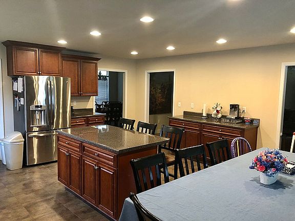 5th image of 16299 Walker Farm Ln