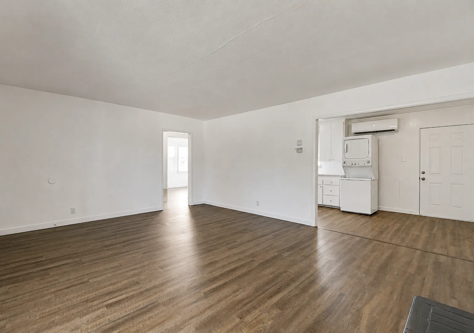 15628 Esther Street — Photo 4