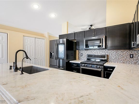 4th image of 8936 Medicine Wheel Ave