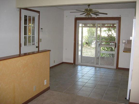 3rd image of 1338 Cameron Ave