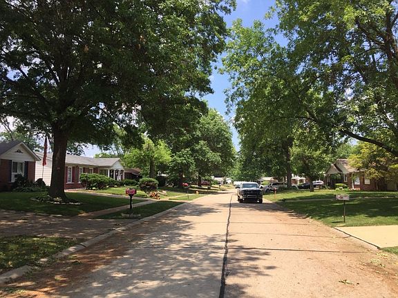 4th image of 2815 Sussex Dr