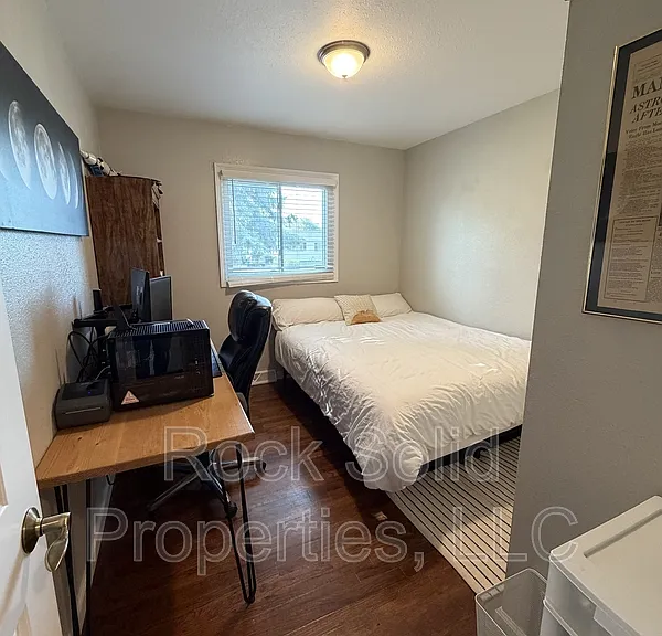1008 Adams Ave — Photo 10