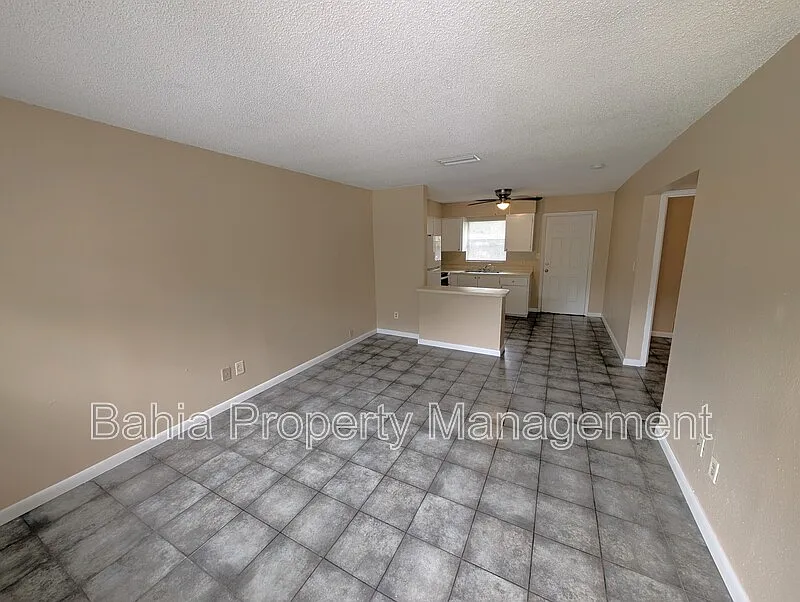 2 bed, 1.0 bath, 702 sqft, $1,175 — Photo 3