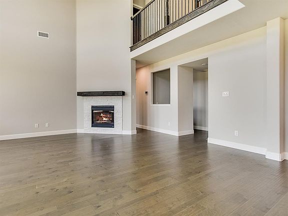 3rd image of 519 Emerson Dr