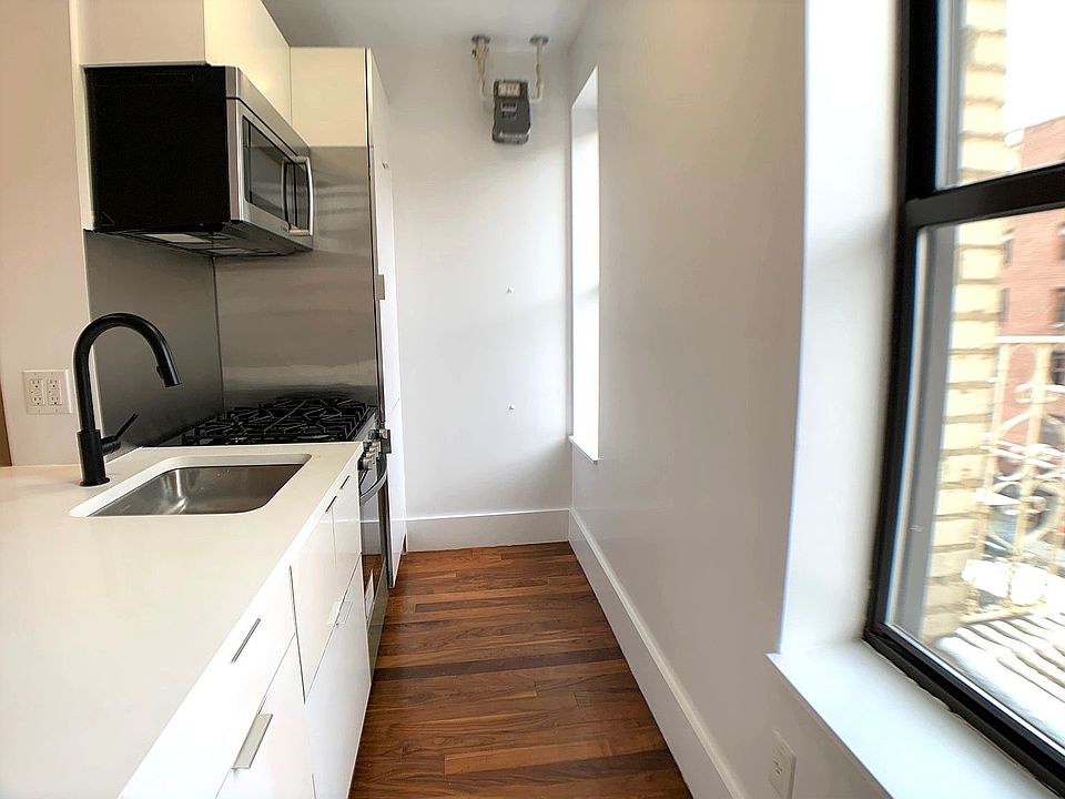 1st image of 455 Hudson St #54