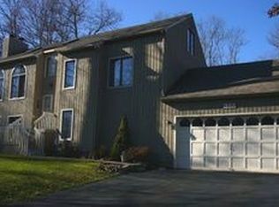 1330 Paradise Ave, Hamden, CT 06514