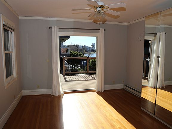 3rd image of 2340 Lakeshore Ave