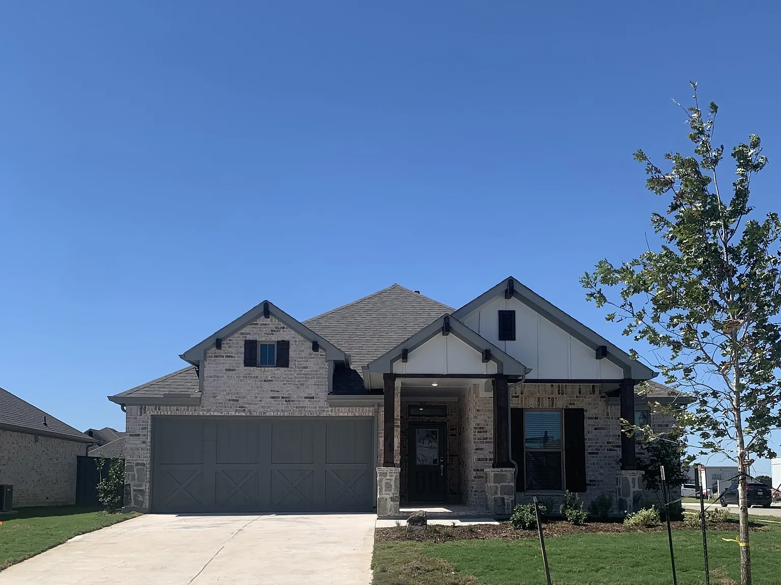3 bed, 1972 sqft, $2,600 — Photo 1