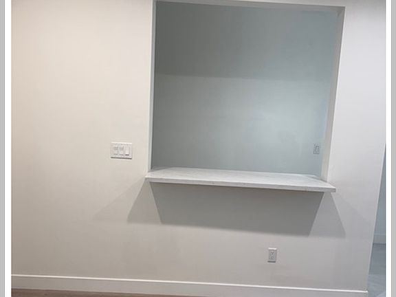 2nd image of 112 S Bel Aire Dr
