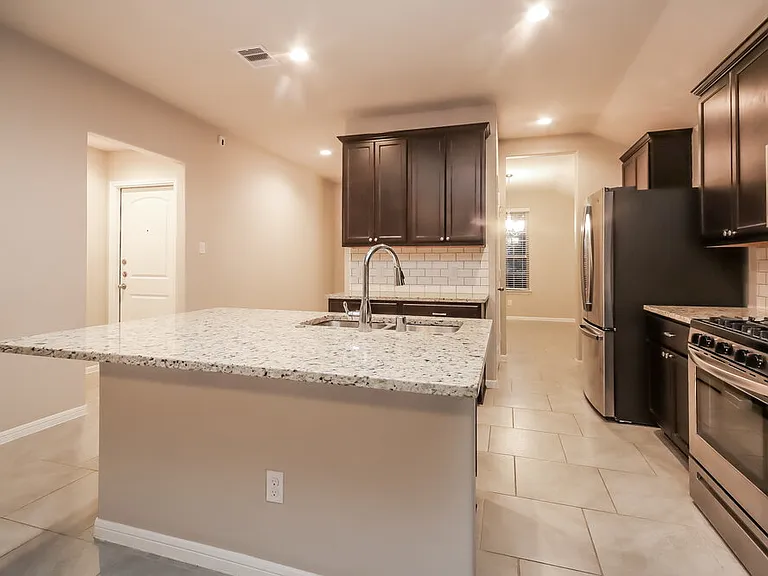 407 Ashley Falls Ln — Photo 8