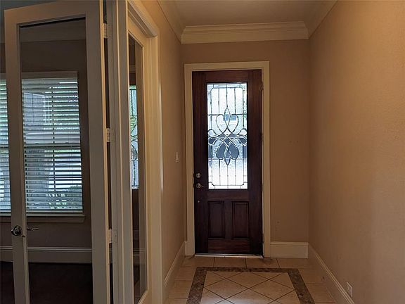 3rd image of 627 Charleston Heights Ln