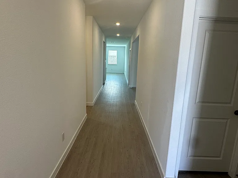 1521 Fearless Ln — Photo 2