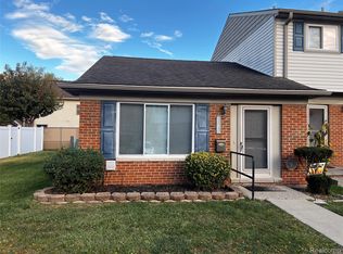 25746 Salem St #20, Roseville, MI 48066