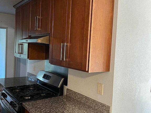 3rd image of 2039 D St