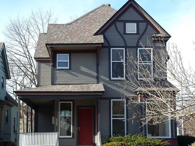301 Henry Ave SE #2 — Photo 1