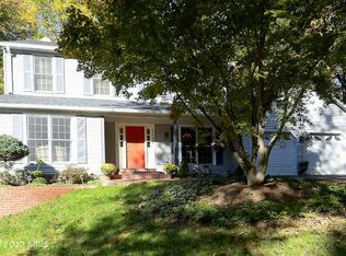11106 Loran Rd, Great Falls, VA 22066