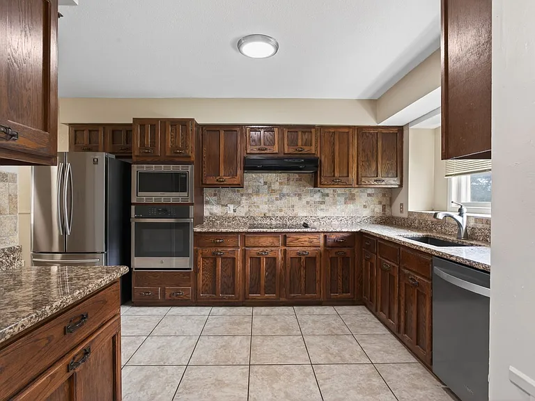 4202 Indian Creek Ct — Photo 13