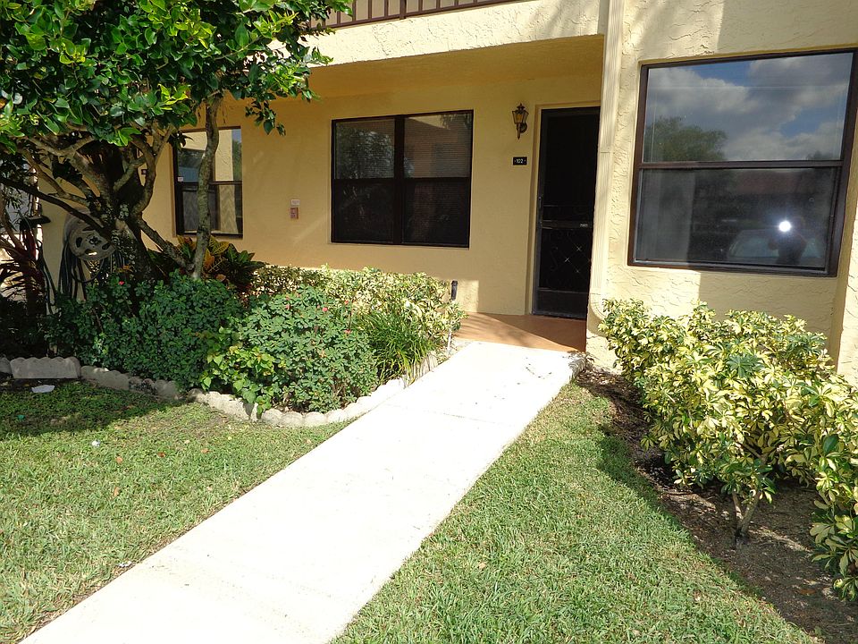 1st image of 4696 Lucerne Lakes Boulevard E Apt 102