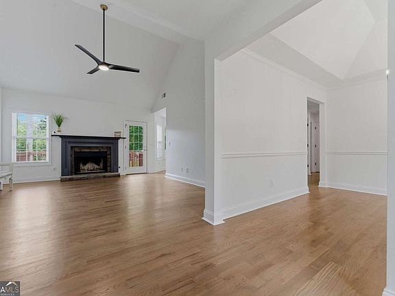 4th image of 4036 Saint George Walk SW