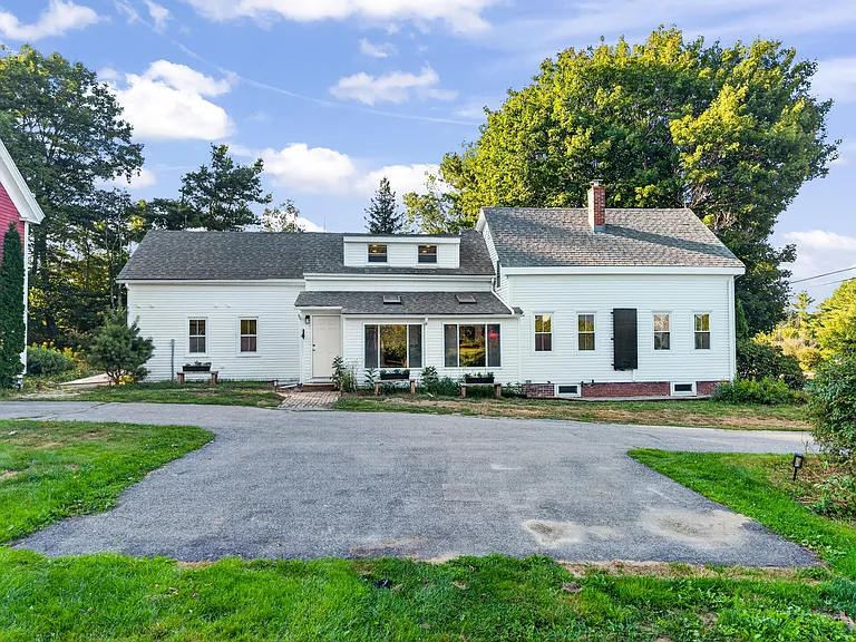464 Gray Rd — Photo 2