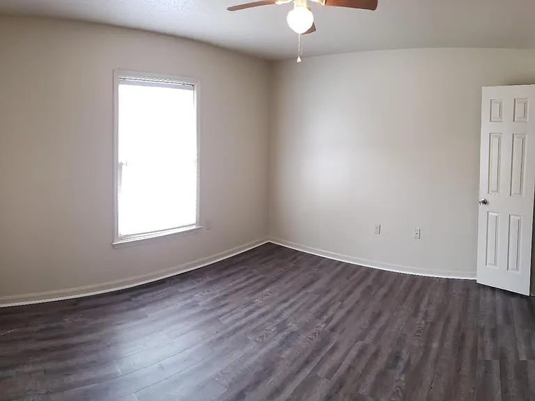 230 Lanier Dr #215 — Photo 17