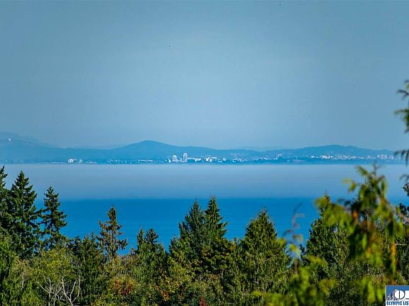 2nd image of 28 Park Forest Dr