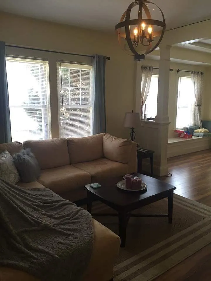 3 bed, 1064 sqft, $2,395 — Photo 2