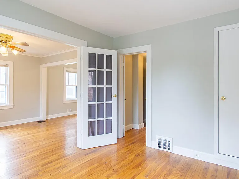 4714 Mercier St — Photo 11
