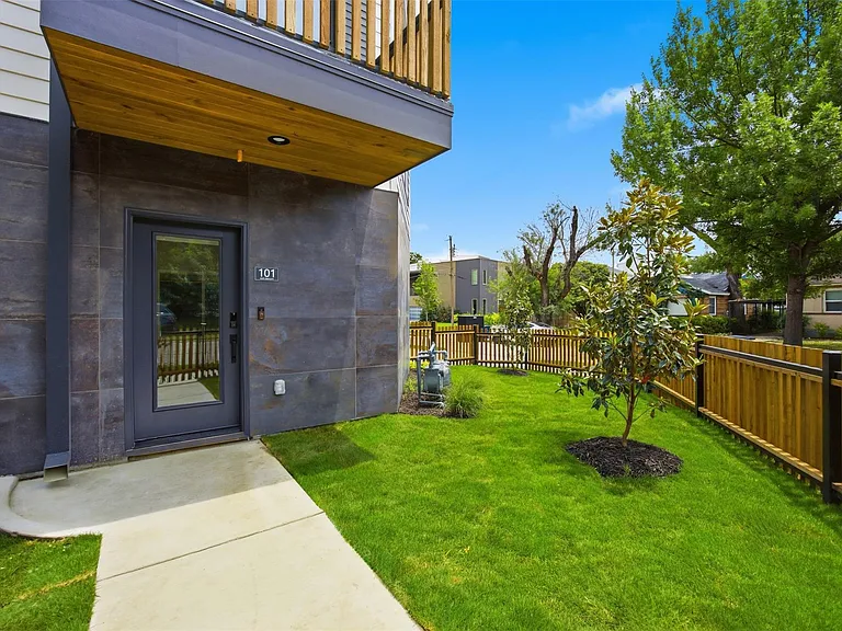 4605 Belmont Ave #A2 — Photo 5