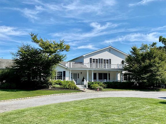 3rd image of 10 Heatherwood Ln