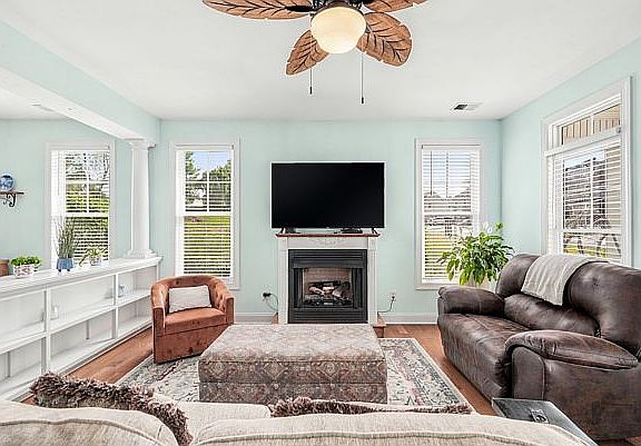3rd image of 615 Rotunda St