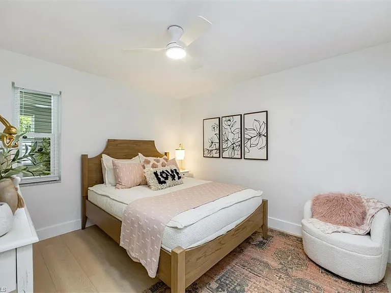 4523 Fluvia Ave — Photo 15
