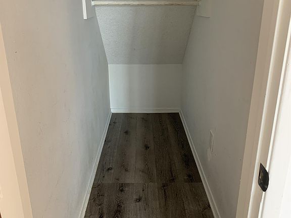 4th image of 277 Melrose Dr #1