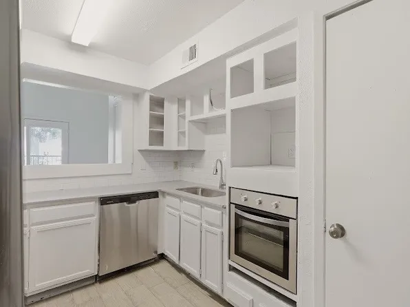 9696 Walnut St APT 1304, Dallas, TX 75243