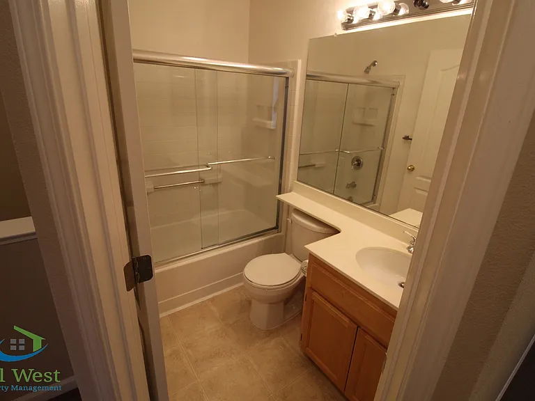 390 Oleander Dr — Photo 9