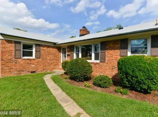 3459 Washington Dr, Falls Church, VA 22041