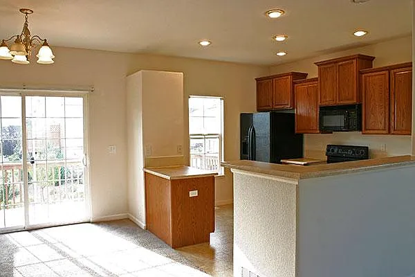 1102 Yellow Dogwood Hts — Photo 8