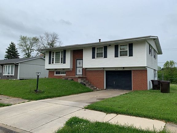 3rd image of 6219 N Randwick Rd