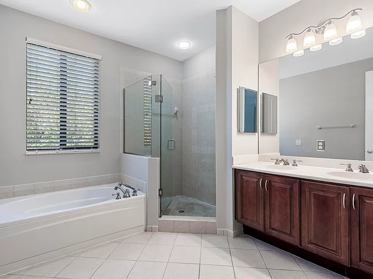 3238 SW 16th Ter #3238 — Photo 13