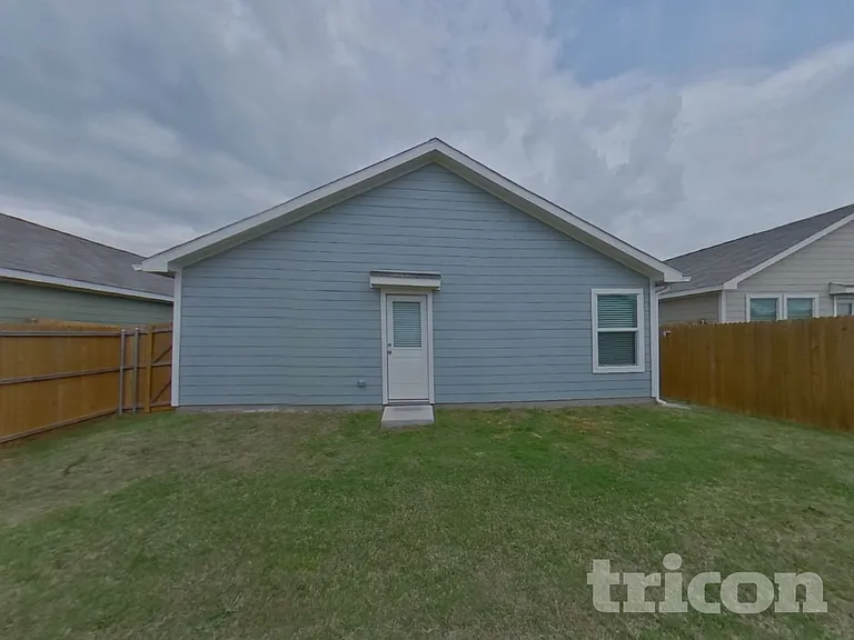 6751 Highlands St — Photo 16